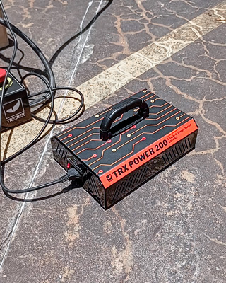 Estação de energia TRX POWER 200 Treinex